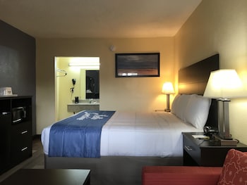 Standard Room, 1 King Bed, Smoking