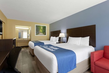 Room, 2 Queen Beds, Smoking