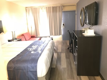 Standard Room, 1 King Bed