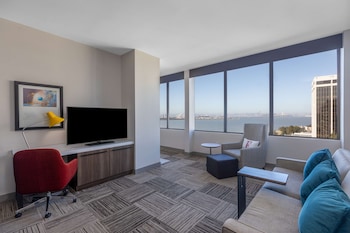 Suite, 1 King Bed