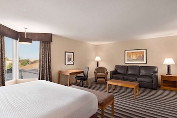 Deluxe Room, 1 King Bed, Accessible, Non Smoking (Mobility)