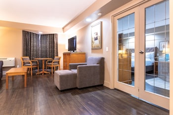 Deluxe Suite, 1 King Bed, Non Smoking