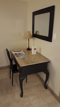 One Bedroom Suite (No pets allowed)