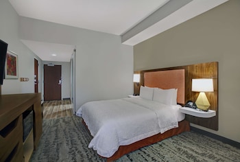 One Queen Bed, Non-Smoking, Accessible