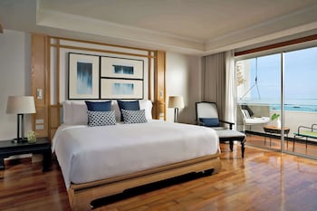 One Bedroom Sea View Suite