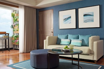 One Bedroom Sea View Suite