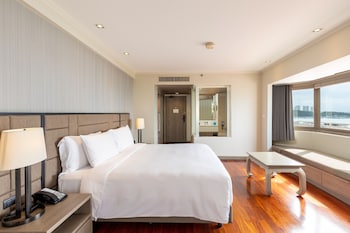 Sea View Corner Suite
