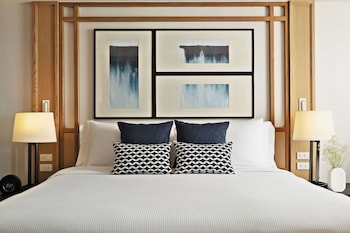 One Bedroom Sea View Suite