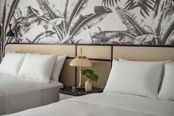 Deluxe Room, 2 Queen Beds, Resort View