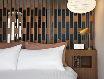 Family Room, 1 King Bed, Connecting Rooms
