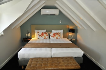 Suite, 2 Twin Beds, Non Smoking (with Sofabed)