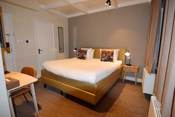 Standard Room, Multiple Beds, Non Smoking
