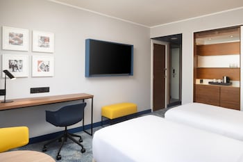 Twin Room (Sky View)