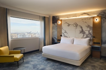 Executive Room, 1 King Bed (Club Lounge Access)