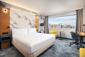 Room, 1 King Bed (Sky View)