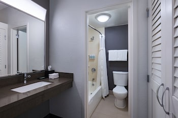 Room, 2 Queen Beds (Hearing Accessible)