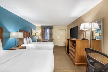 Standard Room, 2 Double Beds, Non Smoking, Refrigerator & Microwave