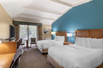Standard Room, 2 Queen Beds, Refrigerator & Microwave, Pool View