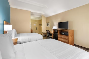 Standard Room, 2 Queen Beds, Refrigerator & Microwave, Pool View