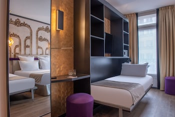Quadruple Room (4 Twin Beds)