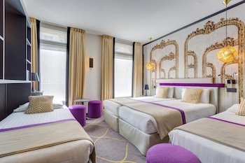 Quadruple Room (4 Twin Beds)