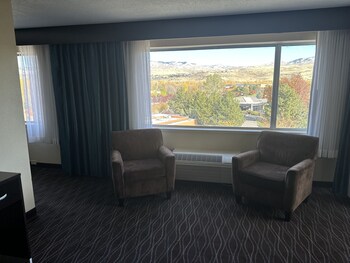 Suite, 1 King Bed, Accessible (Communications Accessible)