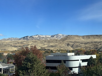Standard Room, 2 Queen Beds, Mountain View