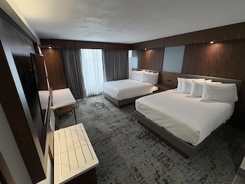 Standard Room, 2 Queen Beds, Non Smoking