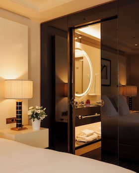 Suite, 1 King Bed, Terrace, City View