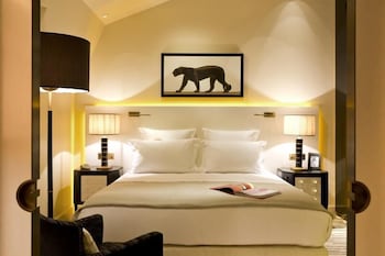 Suite, 1 King Bed, City View