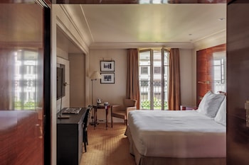 Deluxe Room, 1 King Bed, City View