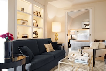 Suite, 1 King Bed, City View
