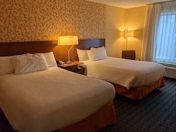 Room, 2 Double Beds (Hearing Accessible)