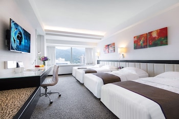Deluxe Quadruple Room