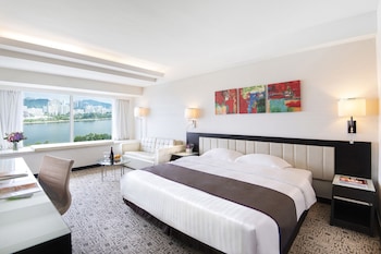 Prime Deluxe King Room