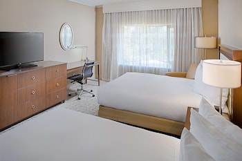 2 Double Beds