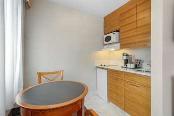 Standard Room, 1 King Bed, Non Smoking, Microwave