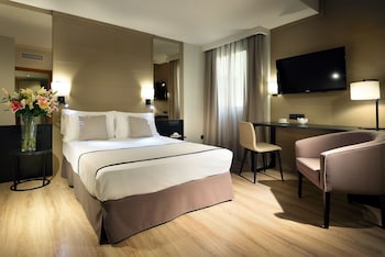 Economy Double Room, Courtyard View (Parking included)
