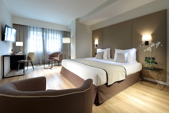 Economy Double Room, Courtyard View (Parking included)
