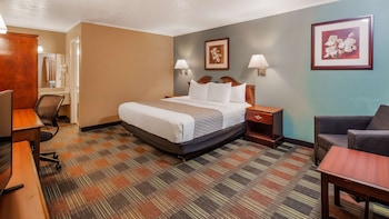 Standard Room, 1 King Bed, Smoking, Refrigerator & Microwave