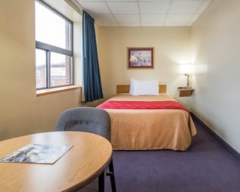 Senior Room, 1 Queen Bed, Non Smoking
