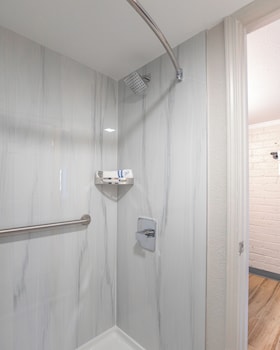 Deluxe Room, 2 Queen Beds, Non Smoking, Refrigerator & Microwave