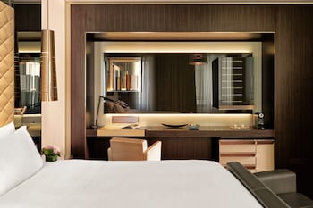 Premium Room, 1 King Bed