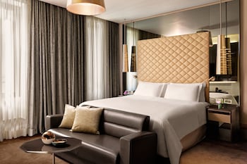 Premium Room, 1 King Bed