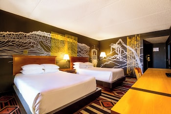 Room, 2 Double Beds (Artist)