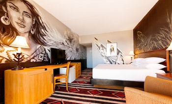Room, 1 King Bed (Artist)