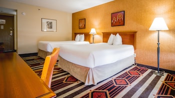 Room, 2 Double Beds, Mountain View