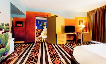 Family Suite, 2 Bedrooms (Artist)