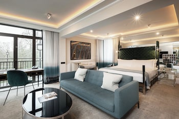 Suite (Green Park)