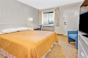 Suite, Multiple Beds, Accessible, Non Smoking (Mobility/Hearing/Roll-in Shower)